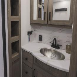 2024 Delta 292RL Interior