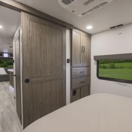 2024 Delta 292RL Interior