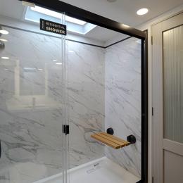 2025 Paradigm 370FB Interior