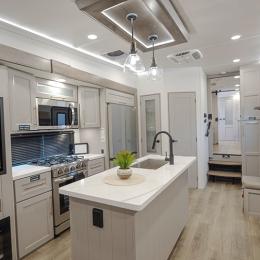 2025 Paradigm 370FB Interior