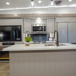 2025 Paradigm 370FB Interior