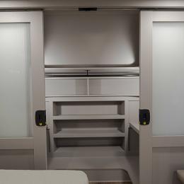 2025 Interior Paradigm 310RL