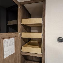 2025 Delta ML226 Interior