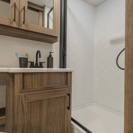 2025 Delta ML226 Interior