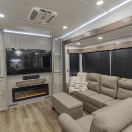 2025 Paradigm 375RD Interior